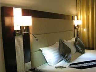 The Grand Hotel Bizzotel Гургаон Экстерьер фото